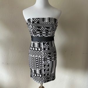 Black and white print mini strapless dress. Size S